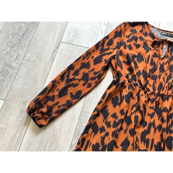 SHEIN animal print knee length/below the knee dress size M - Picture 5 of 10